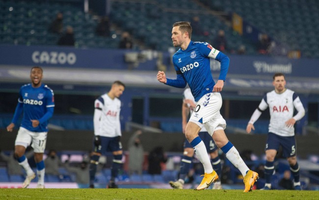 團隊對抗 團隊對抗